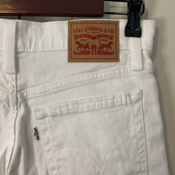 Levi's Wedgie Straight Stretch Jean in Naturally Good Size 28 - Picture 7 of 10